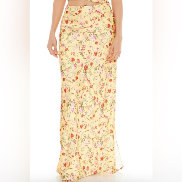 Forever 21 yellow floral skirt crop top two-piece set - Picture 3 of 4